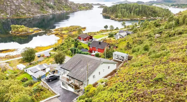Коттедж 10 person holiday home in Kalvåg-By Traum