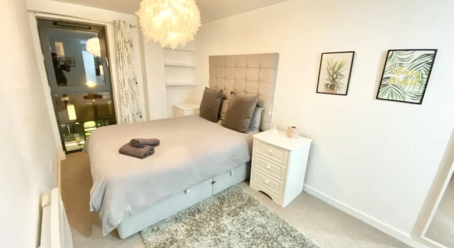 2-bed Apartment Parking Deep Cleaned Professionally, Забронировать Апартаменты/квартира Апартаменты Большого Манчестера, Апартаменты/квартира