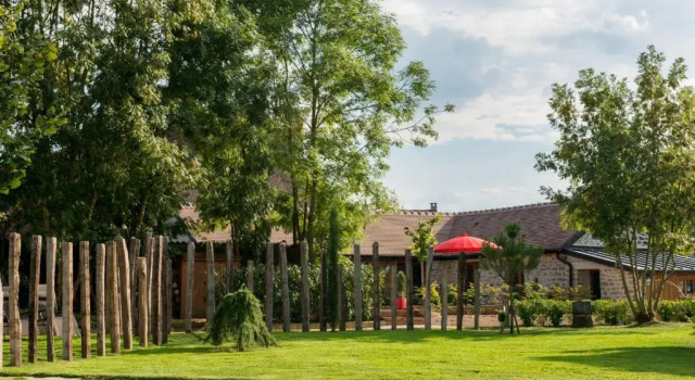 Вилла Deluxe Le Domaine des Prés Verts Suites & Chambres avec Jacuzzi Privatif