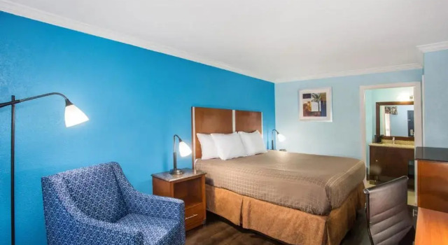 Четырёхместный номер Standard Days Inn by Wyndham Florida City