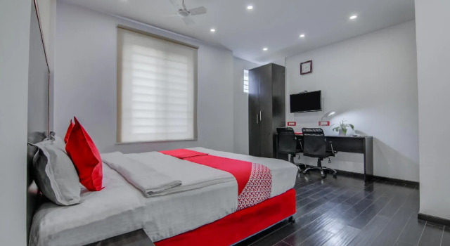 OYO 6144 Hotel M Plaza, Varaa Hotelli Hotellit Bangalore pysäköinnillä, Pysäköinti