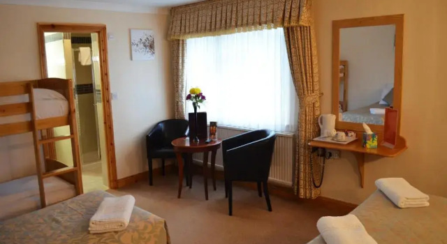 Семейный номер Standard Gatwick Cambridge Hotel