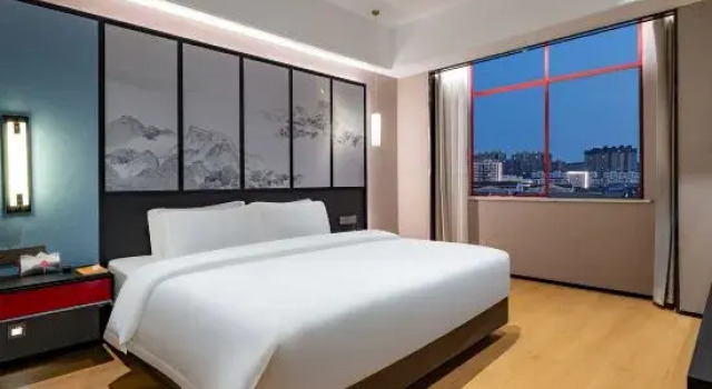 Люкс Deluxe Chule Palace Cultural Themed Hotel (Yichang East Railway Station)