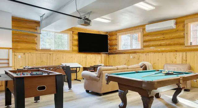 Коттедж Forest Road by Avantstay Group Cabin w Hot Tub Minutes to the Lake