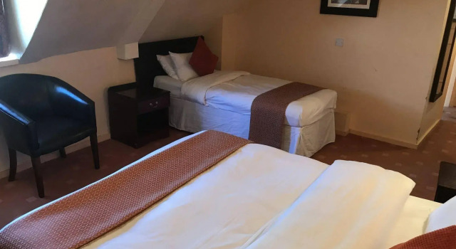 The Royal Victoria & Bull Hotel