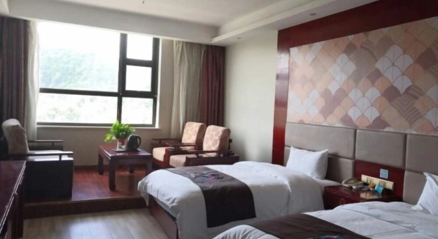 Mingdu International Hotel, Rezerwuj Hotel Hotele w Shaanxi z parkingiem, Parking