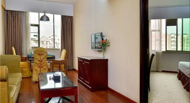 Люкс Vienna Hotel Meizhou Mei County Airport
