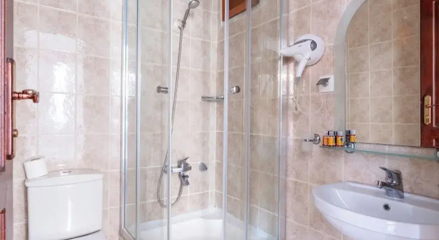 Четырёхместный номер Standard Atelya Art Hotel