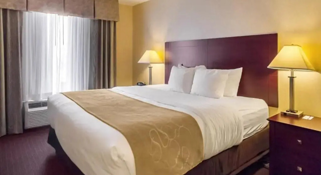 Люкс Comfort Suites Manhattan
