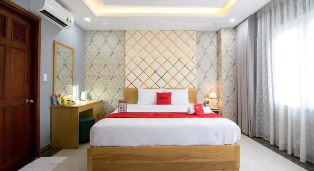Номер Deluxe Silk Hotel near Tan Son Nhat Airport