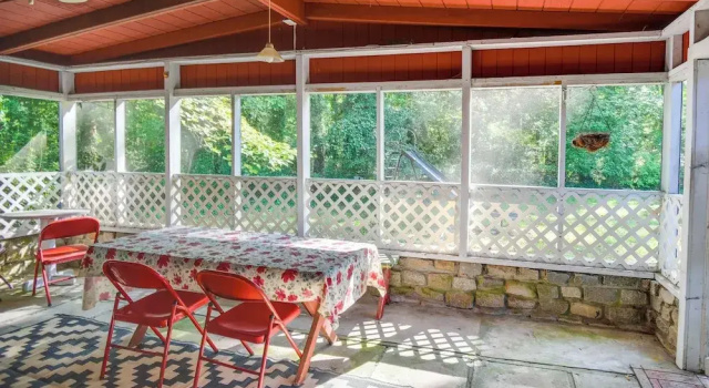 Коттедж Pet-friendly Norfolk Retreat ~ 7 Mi to Beach!