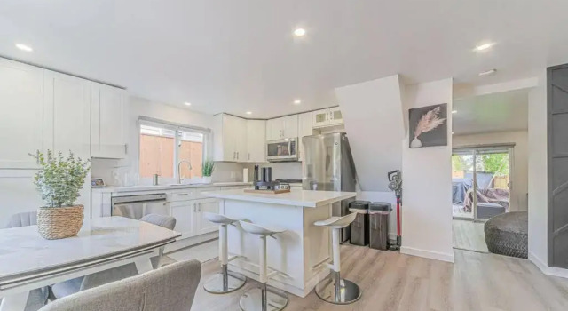 Коттедж Cheerful 3 Bedroom House (4 Min Drive to Casino)