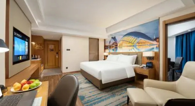 Люкс Standard Vienna International Hotel (Guigang Guest World Plaza Gangnan Center)