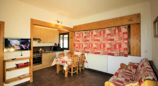 Chalet De La Tour 107470, Забронировать Шале Виллы Овернь-Рона-Альпы, Вилла