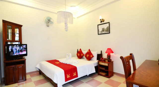 Nhi Nhi Hotel