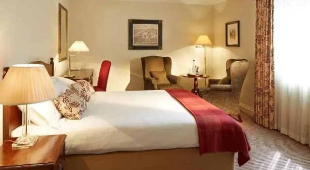 Семейный номер Deluxe Macdonald Frimley Hall Hotel & Spa