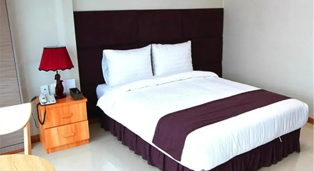 Двухместный номер Standard J Hotel