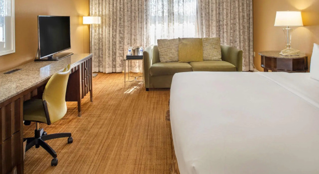 Двухместный номер Deluxe Hilton St. Louis Airport