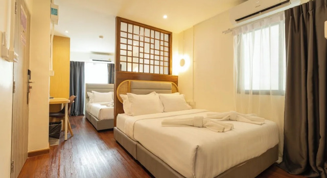 Четырёхместный семейный номер Standard Hotel Rue De Siam