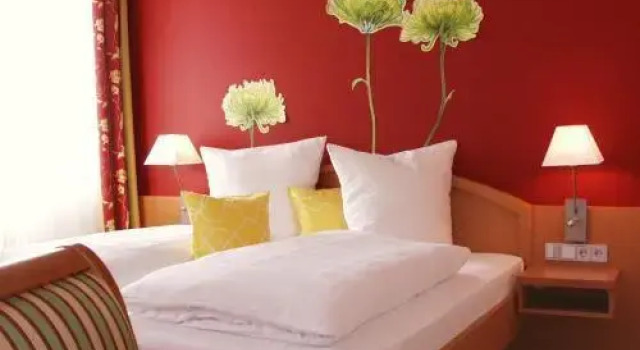 Hotel Weisses Ross, จอง โรงแรม Konnersreuth Fichtel Mountains