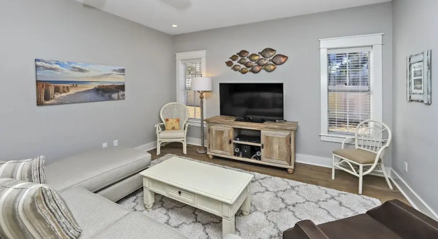 Lazy Daze - 1149904, Varaa Hotelli Hotellit Emerald Coast uima-altaalla, Uima-allas