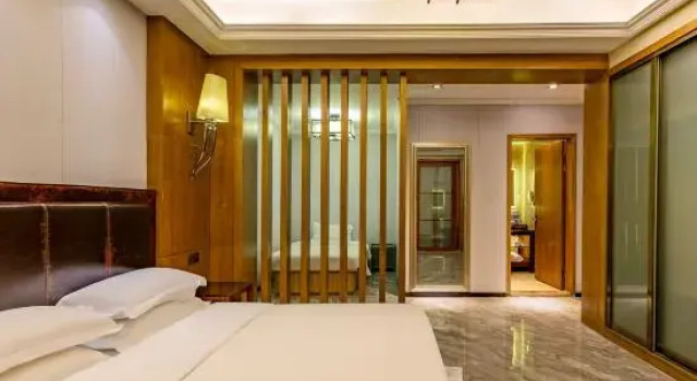 Люкс Grunion Business Hotel