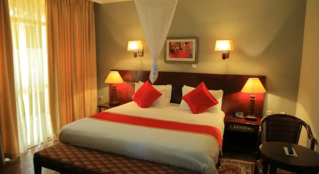 Rift Valley Hotel, Забронировать Отель Адама 