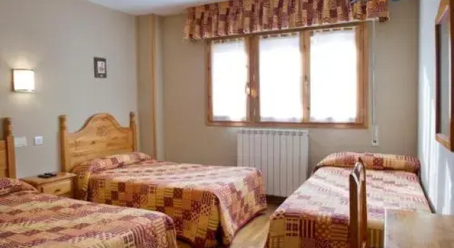 Hostal Valle De Tena, Reservar Hotel Sabinanigo 