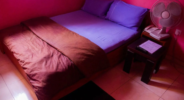 De Web Hotel & Lodge