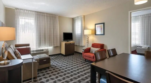 Четырёхместный люкс TownePlace Suites by Marriott Vincennes