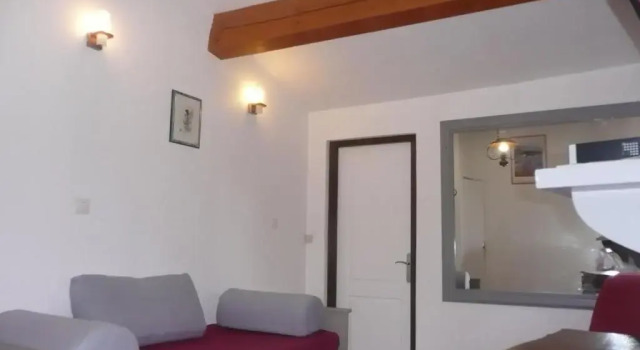 15mn, Cannes, Fréjus, Villa la Soleiade , Gites , type T2, clim, piscine, parking au Lac de Saint-Cassien VAR, Забронировать Отель Монтору Холмы Файанс
