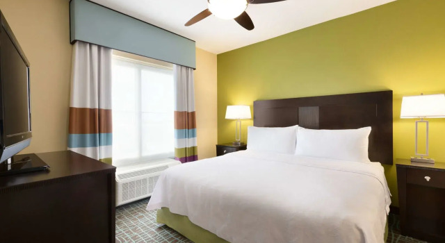 Homewood Suites by Hilton Fort Myers Airport/FGCU, 预订 酒店 迈尔斯堡 福特梅耶地区