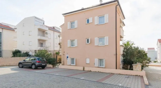 Lovely Holiday Home in Novalja With Garden