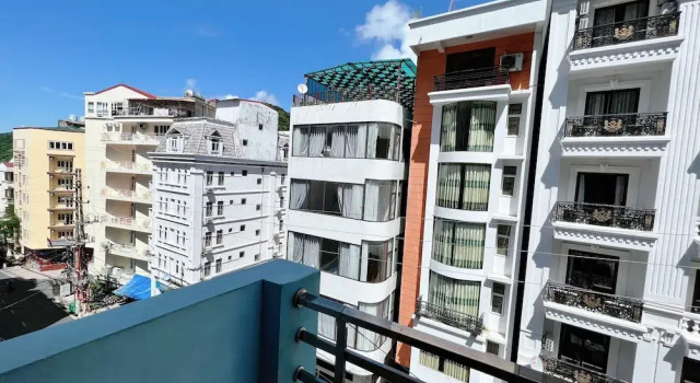 Catba Central Hotel
