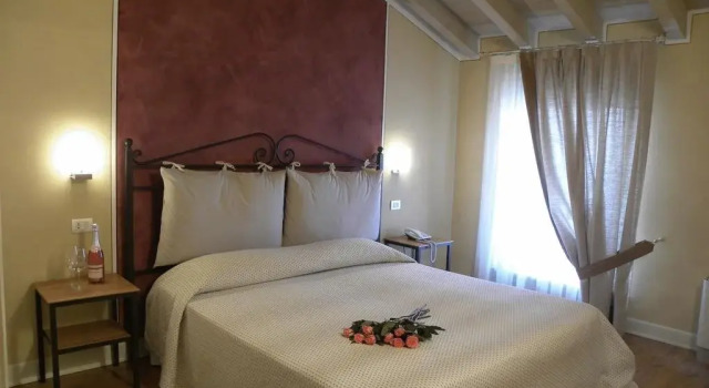 Agriturismo Feliciana, Забронировать Отель Поццоленго Озеро Гарда, рядом с Гольф-клуб Chervò San Vigilio