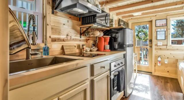 Шале Tiny House! Hot Tub! Pikes Peak & AC