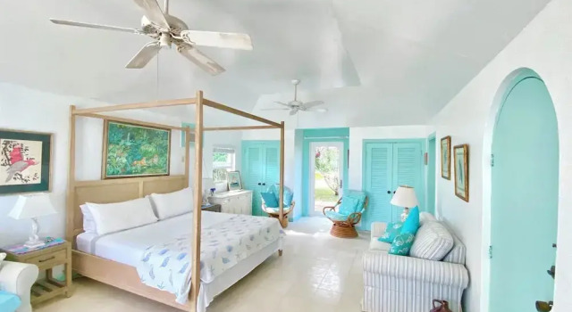 Coastal Haven: Newly Renovated Beachfront Cottage With Pool, Prenota Casa vacanze Hotel a Bahamas Out Islands con parcheggio, Parcheggio
