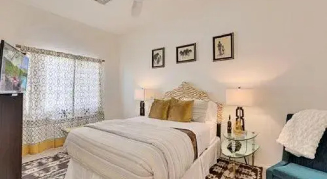 Casa Santa Fe-Pool-4br/2.5ba