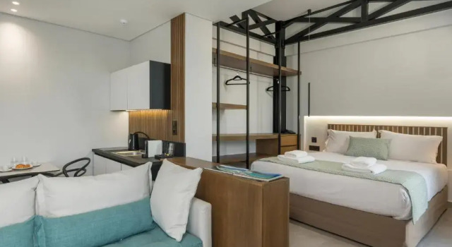 Полулюкс Ostrakon Suites