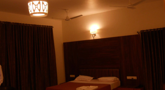 Grand 3D, Rezerwuj Hotel Hotele w Bhuj z parkingiem, Parking