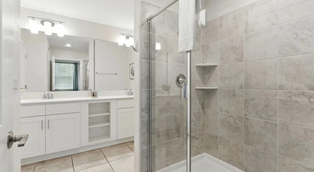 Коттедж Elegant 2BR in Storey Lake Top Location