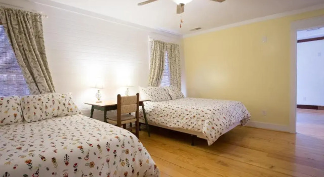 Апартаменты Swamp Rabbit Inn Travelers Rest