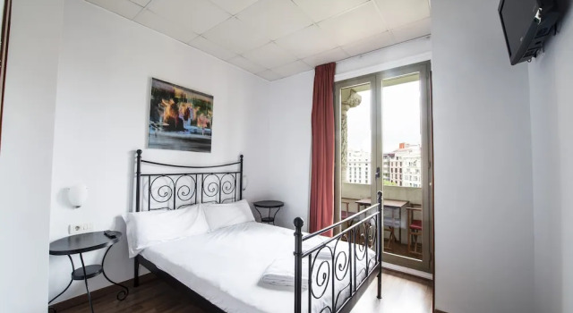 Двухместный номер с балконом Safestay Barcelona Passeig de Gràcia
