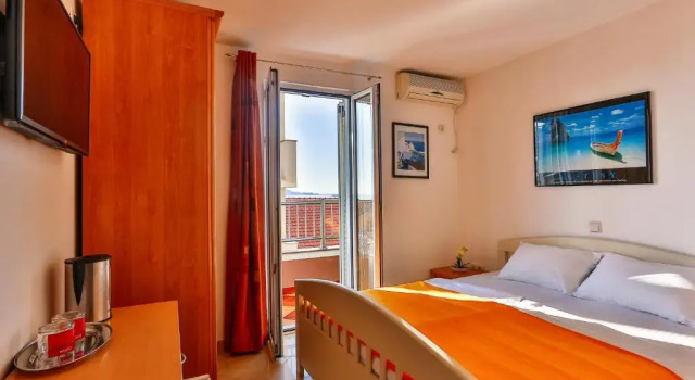 Двухместный номер Standard с балконом и с видом на море Apartmani Luka - Vila Brzulovic