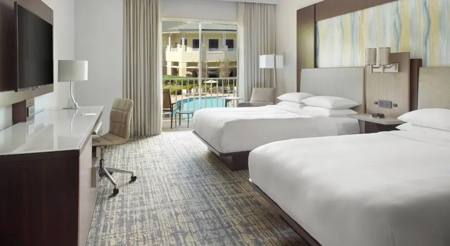 Четырёхместный номер Superior с видом на бассейн Atlanta Evergreen Lakeside Resort