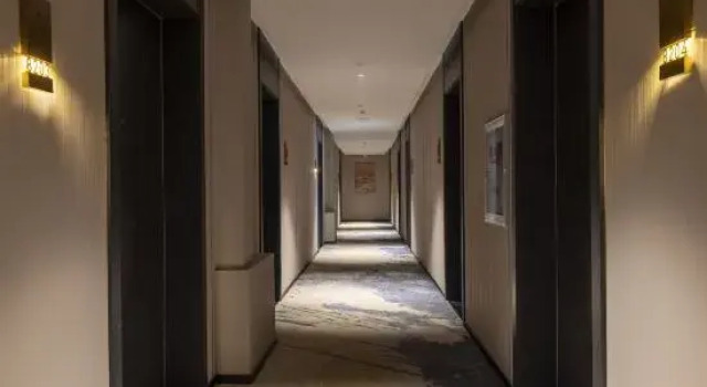 Yinlai Yaju Yinlaiya·Retreat Hotel (Xingwen County Pedestrian Street County People's Government), Varaa Hotelli Hotellit Sichuan pysäköinnillä, Pysäköinti