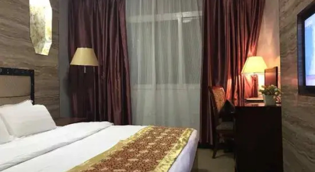 Номер Deluxe Golden Flower Hotel