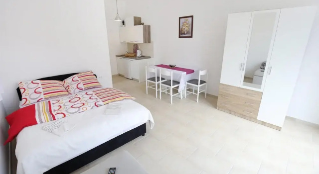 Nice Apartment in Sukosan With Wifi