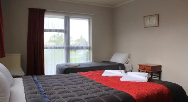 Апартаменты Coronation Court Motel