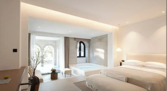 Четырёхместный люкс Miyue Shenzhen Roman Holiday Bubble Pool hotel